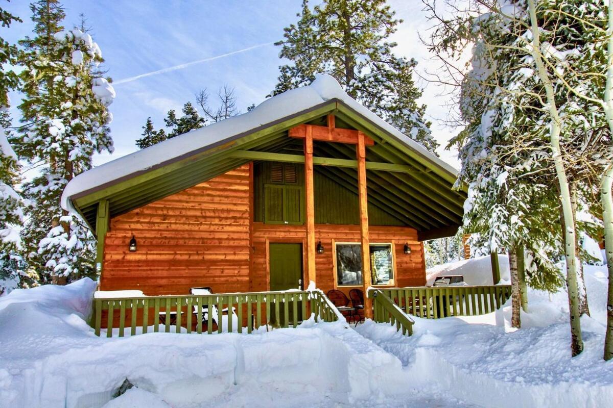 Lovely Log Cabin With Fire Pit! Duck Creek Village エクステリア 写真